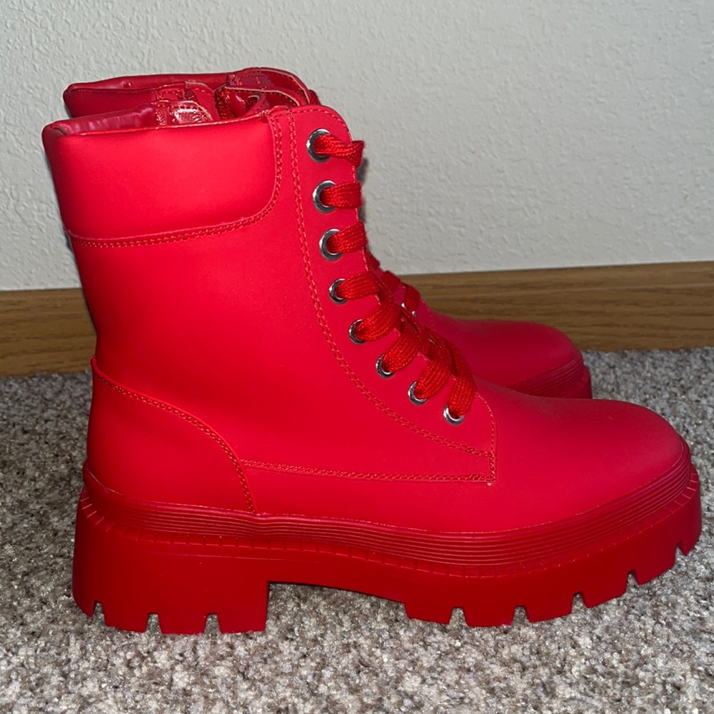 Red bootie tennis shoes, bright red size 8